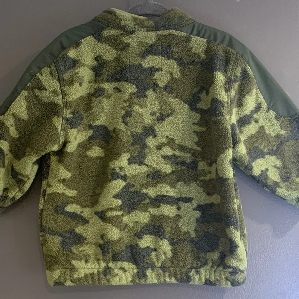 GAP Green Camouflage Fleece Jacket size 12-18 months